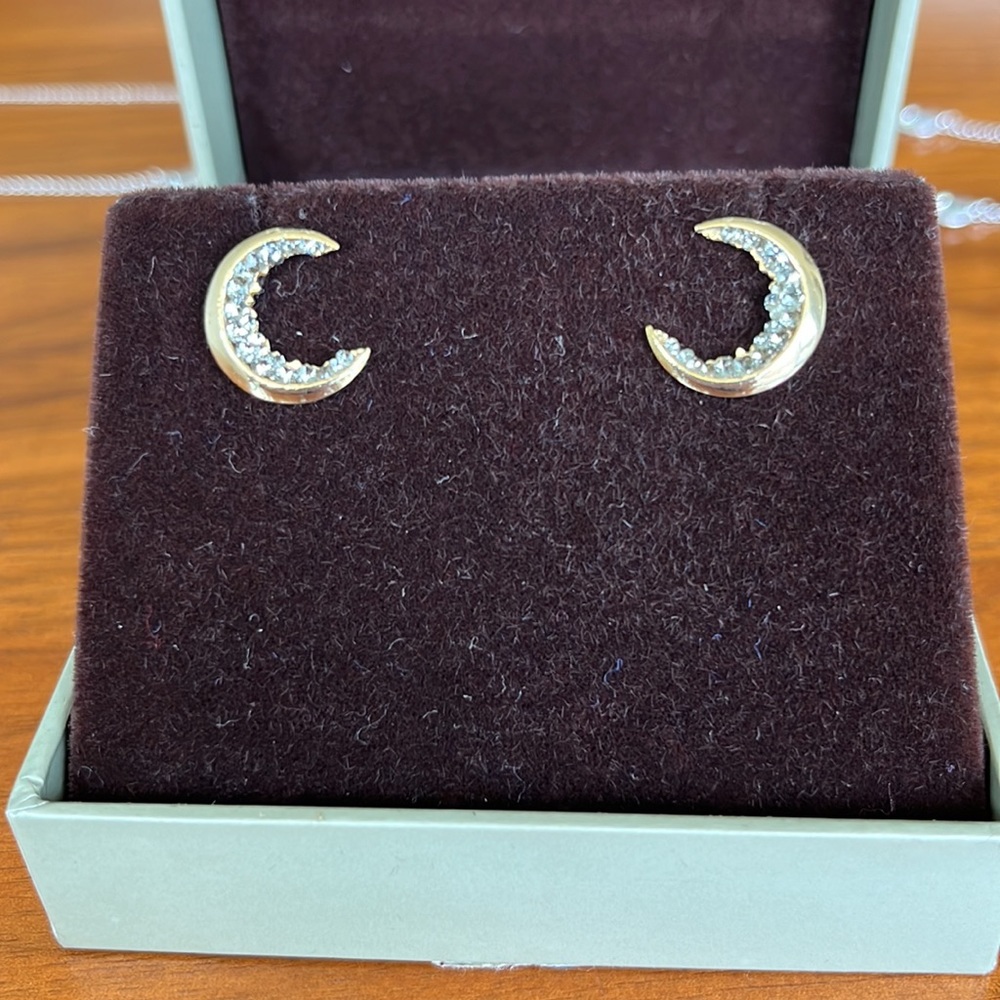 Crescent shaped gold geo gem studs